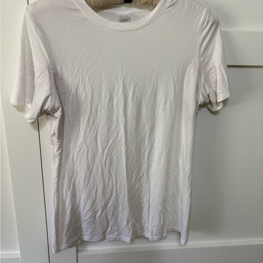 Numi Crewneck Sweatproof tee shirt